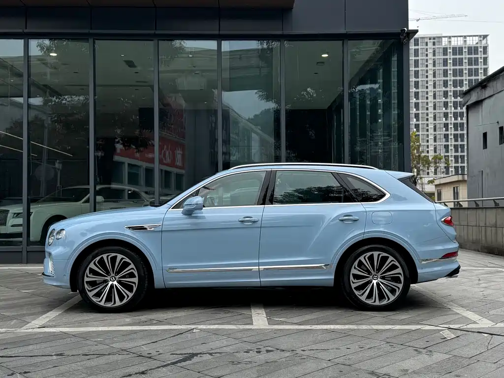 BENTLEY TIMYUE PLUG IN HYBRID