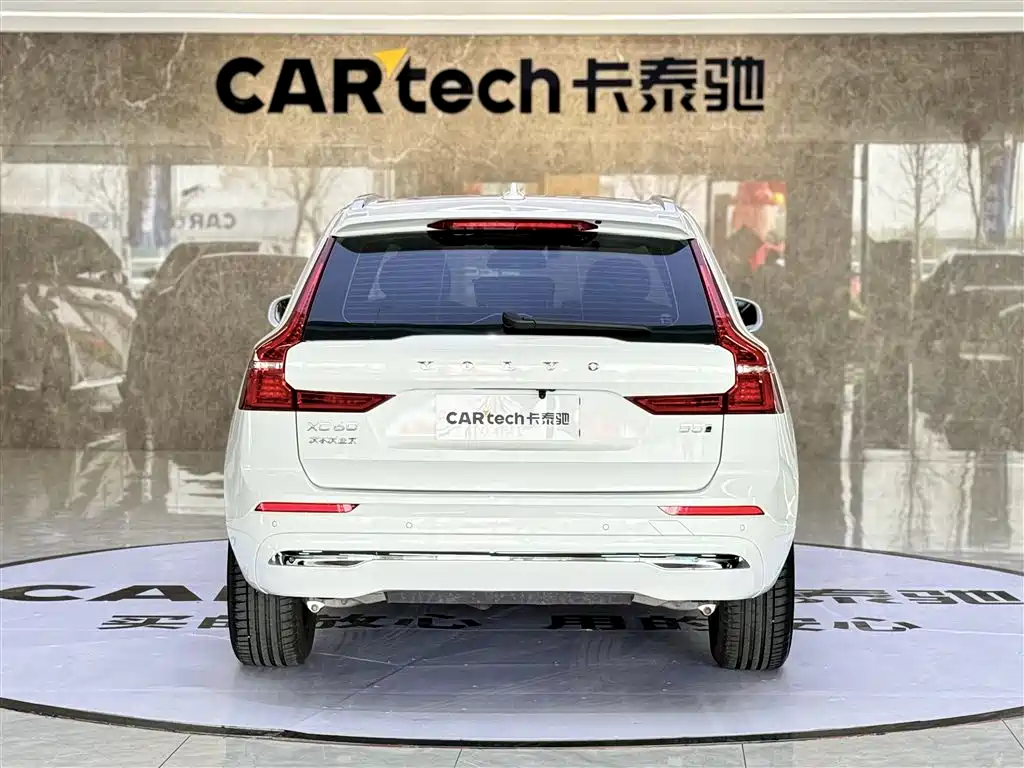 Volvo XC60 2024 B5 Luxury