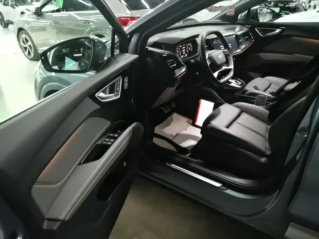 Audi Q4 e-tron — миниатюра 16