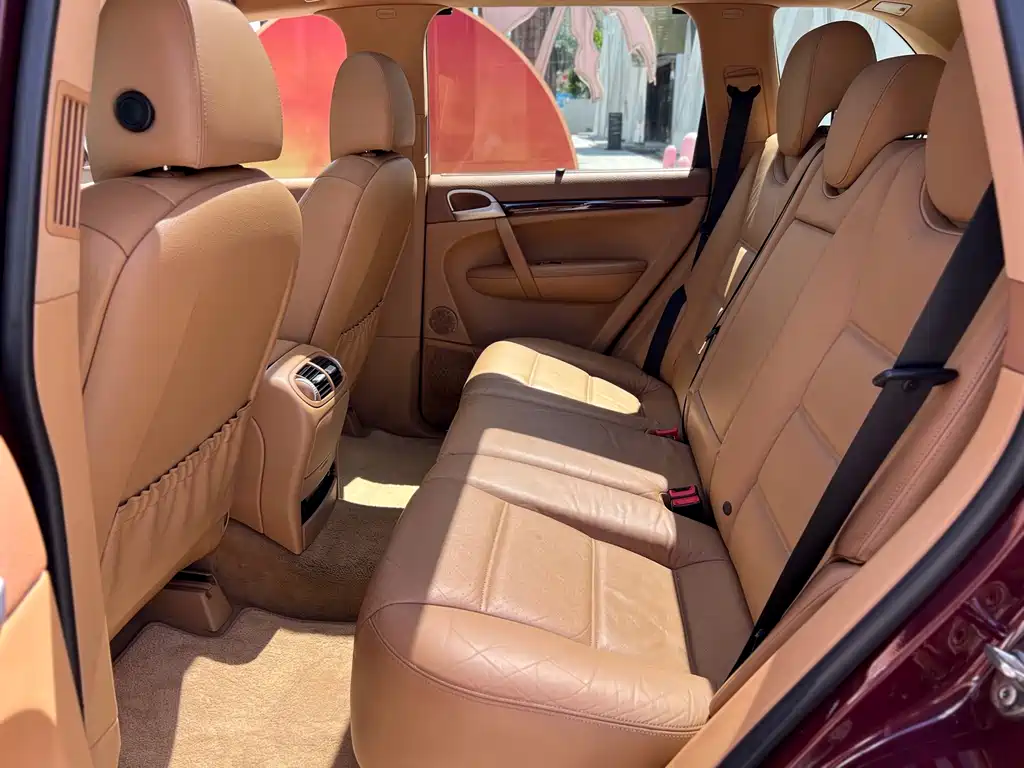 Porsche Cayenne — миниатюра 14