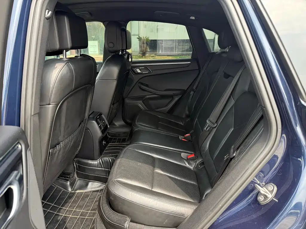 Porsche Macan — миниатюра 6