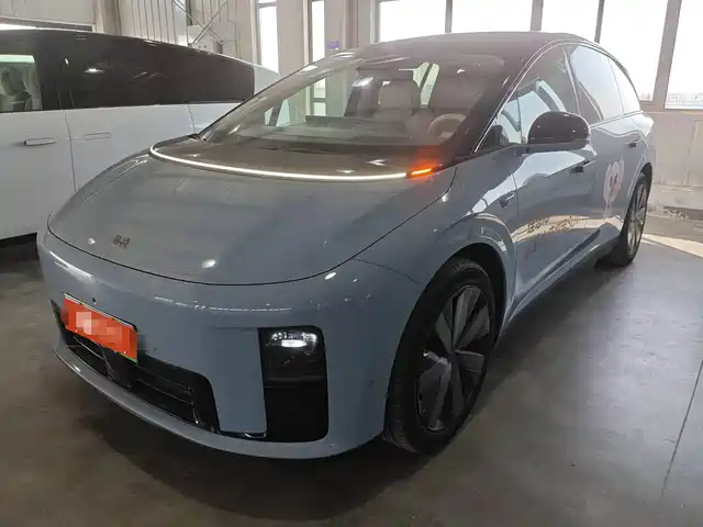 Li Auto IDEAL I8 2025