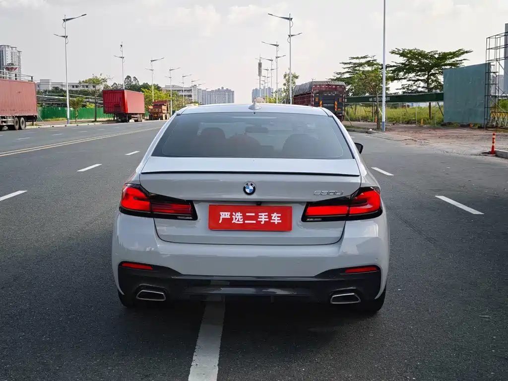 BMW 5 Series — миниатюра 6