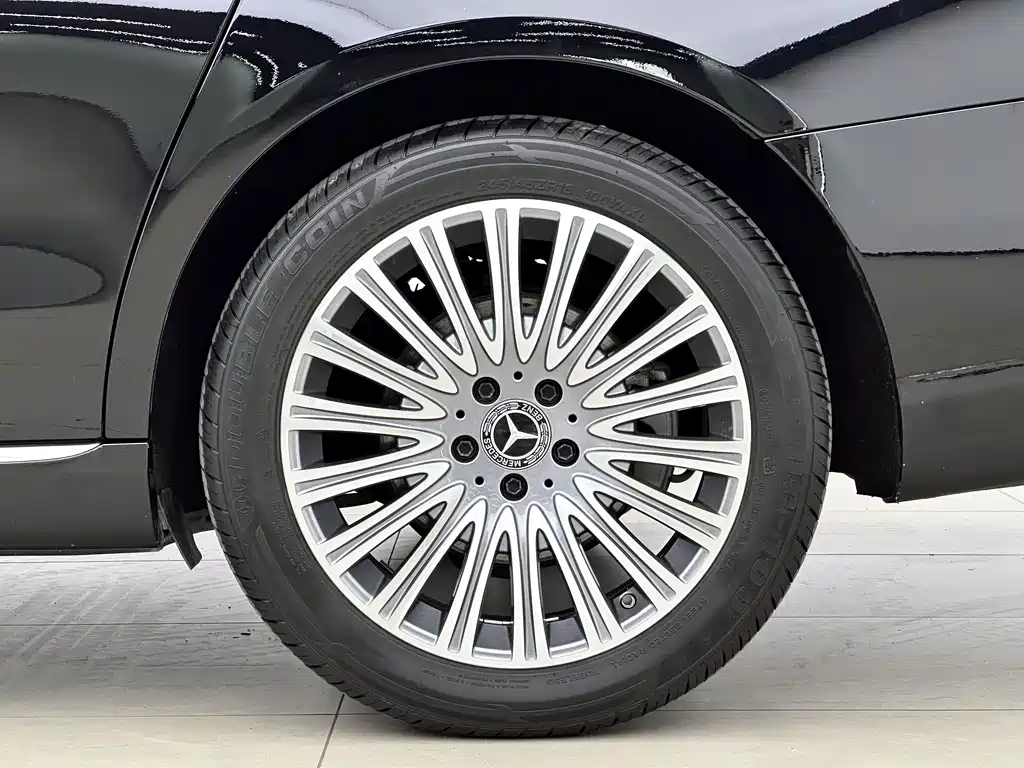 Mercedes-Benz E-Class — миниатюра 15