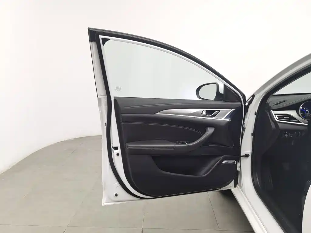 Changan Eado — миниатюра 8