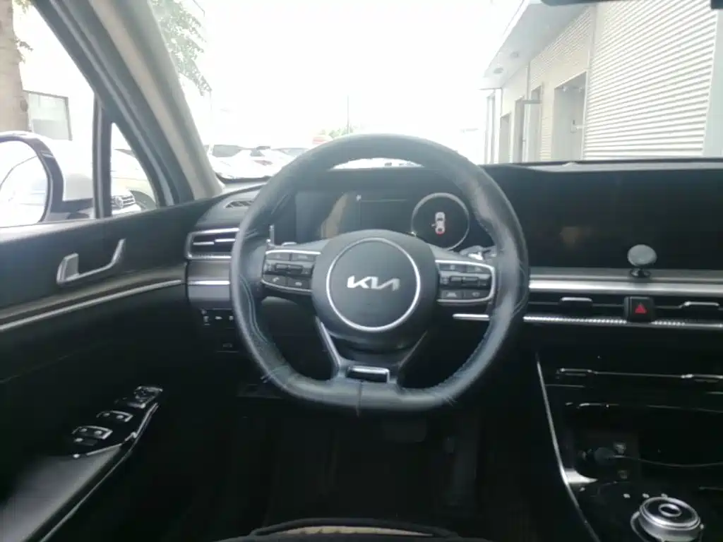 Kia K5 — миниатюра 3