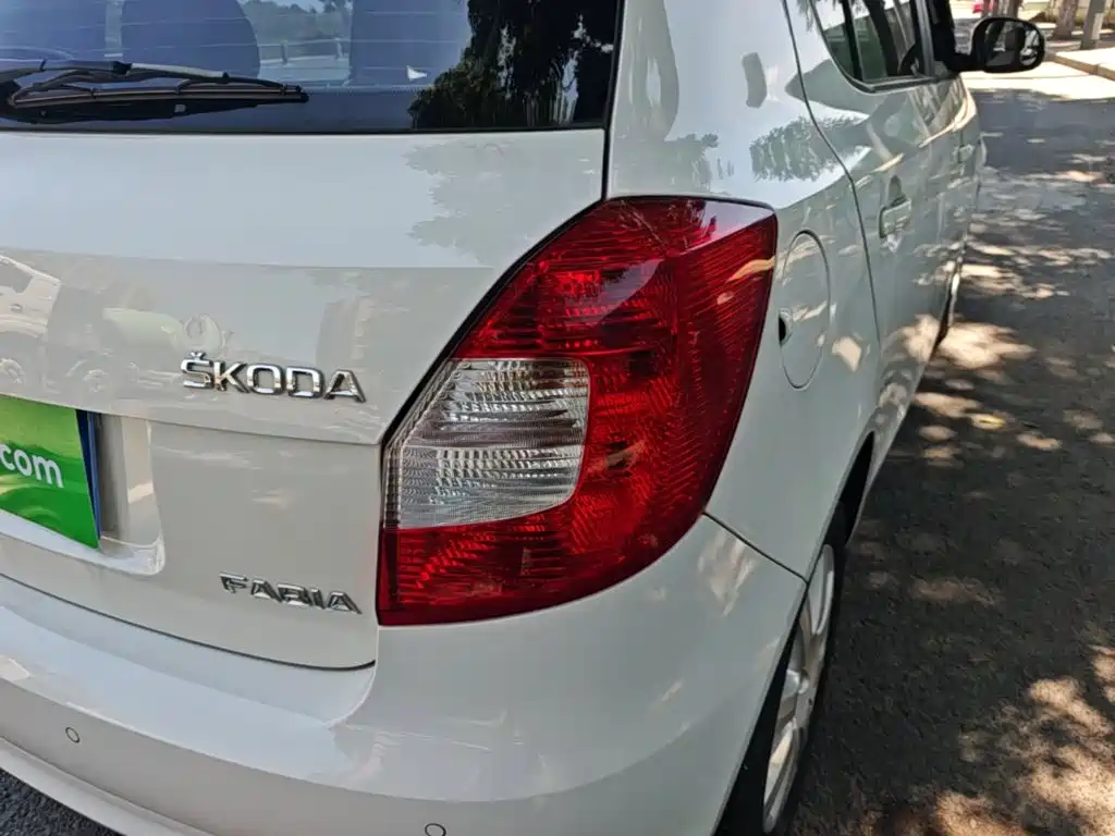 Skoda Fabia — миниатюра 8