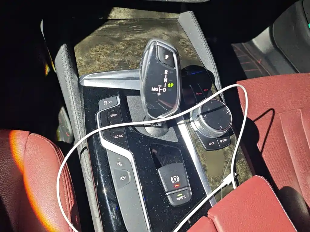 BMW 5 Series — миниатюра 7