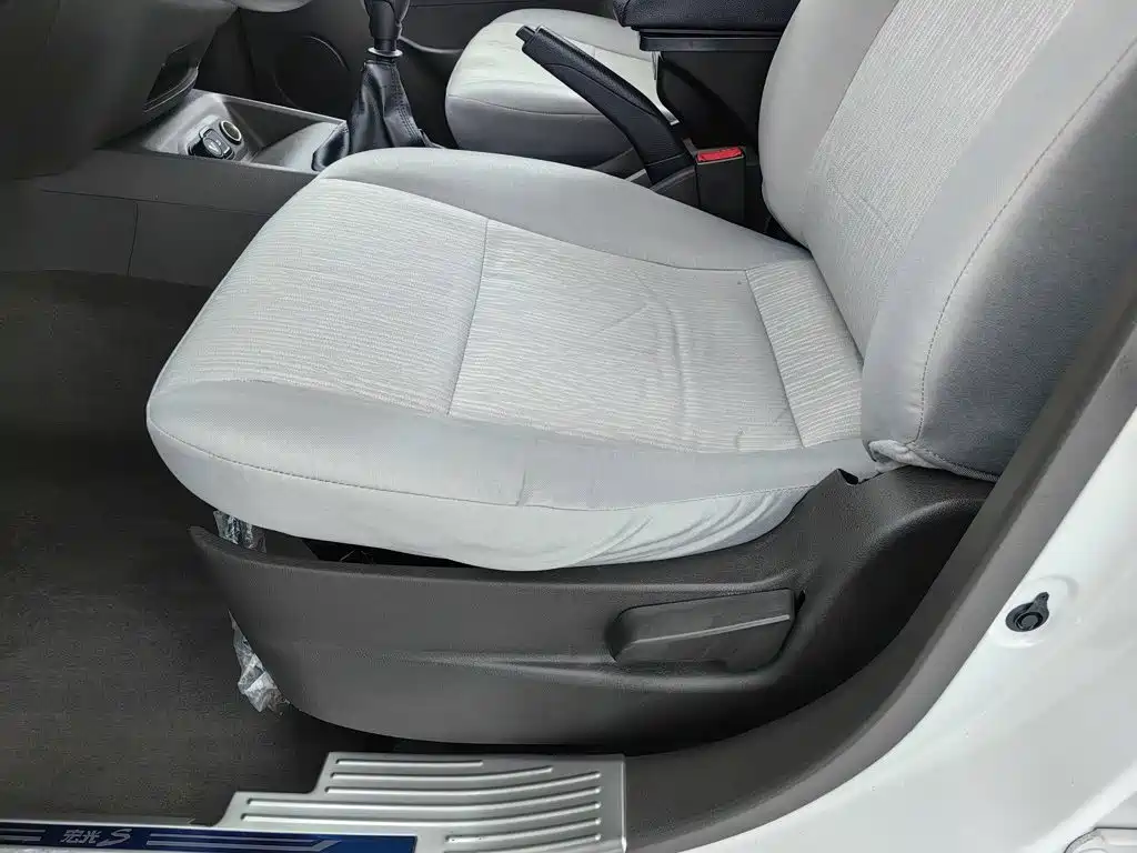 Wuling Hongguang — миниатюра 20