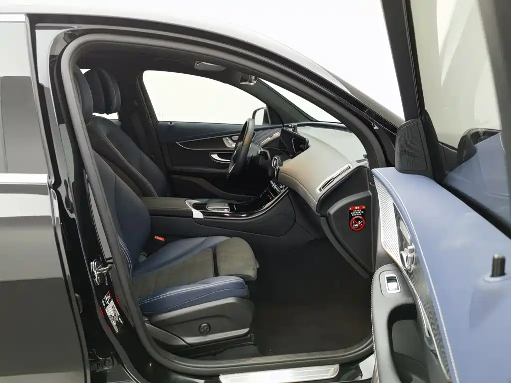 Mercedes-Benz EQC — миниатюра 23