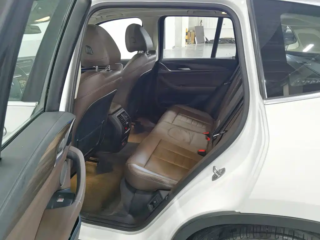 BMW X3 — миниатюра 15