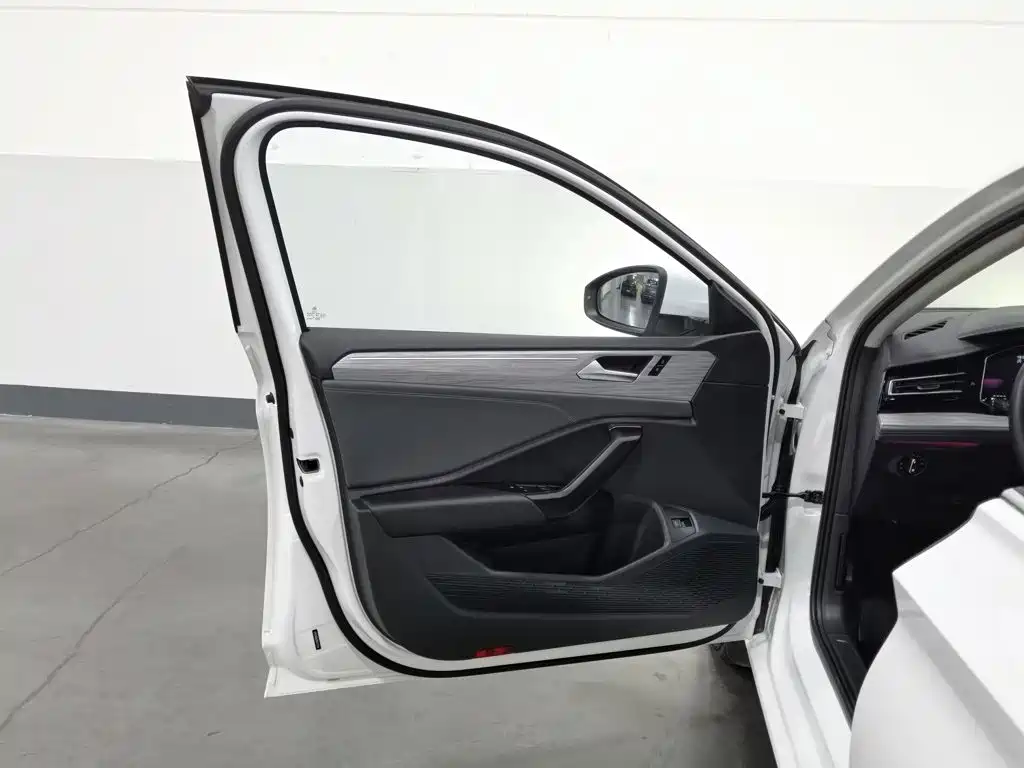 Volkswagen Sagitar — миниатюра 8