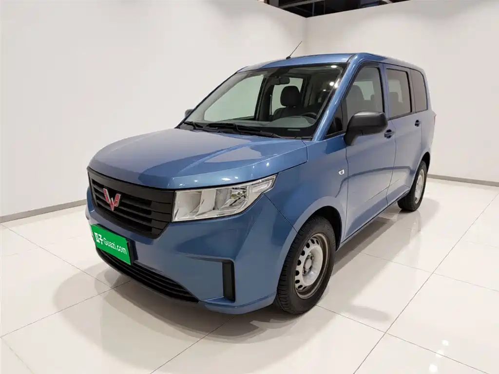 Wuling Hongguang PLUS 2022