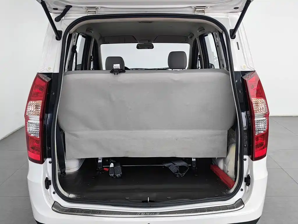 Wuling Hongguang — миниатюра 16