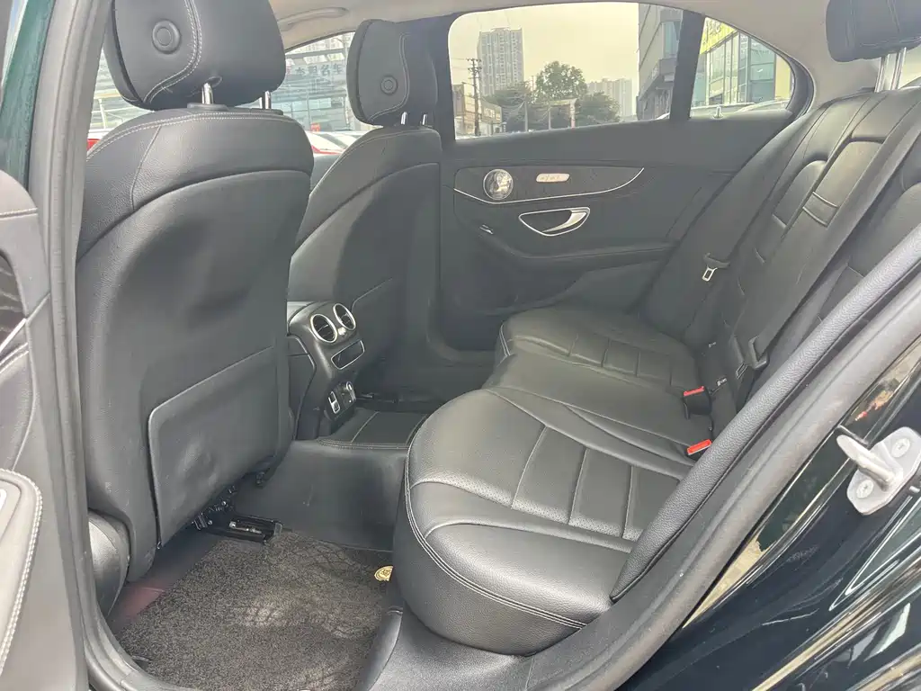 Mercedes-Benz C-Class — миниатюра 14
