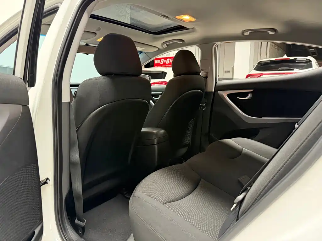 Hyundai Elantra Langdong — миниатюра 13
