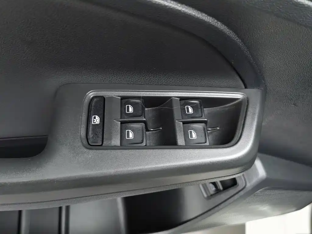 Volkswagen Lavida — миниатюра 9
