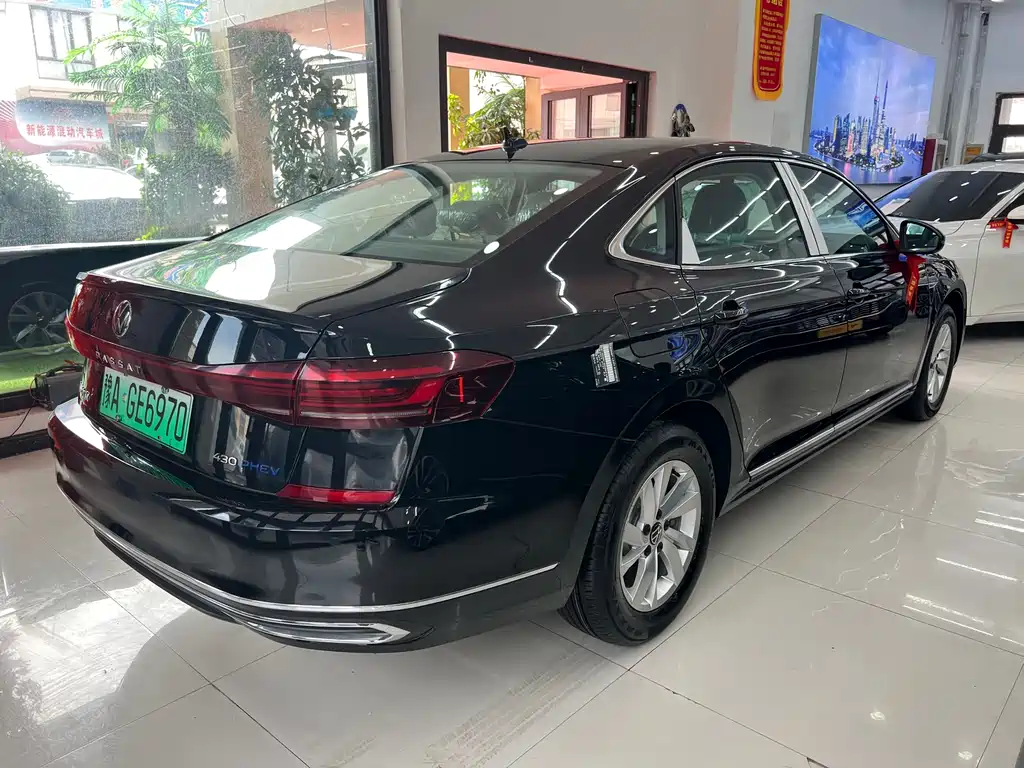 Volkswagen Passat 2025 430PHEV