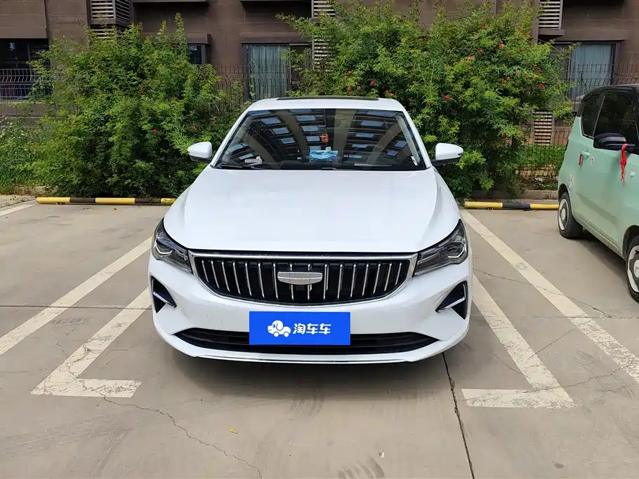 Geely Emgrand 2025 4 1.5L CVT Luxury