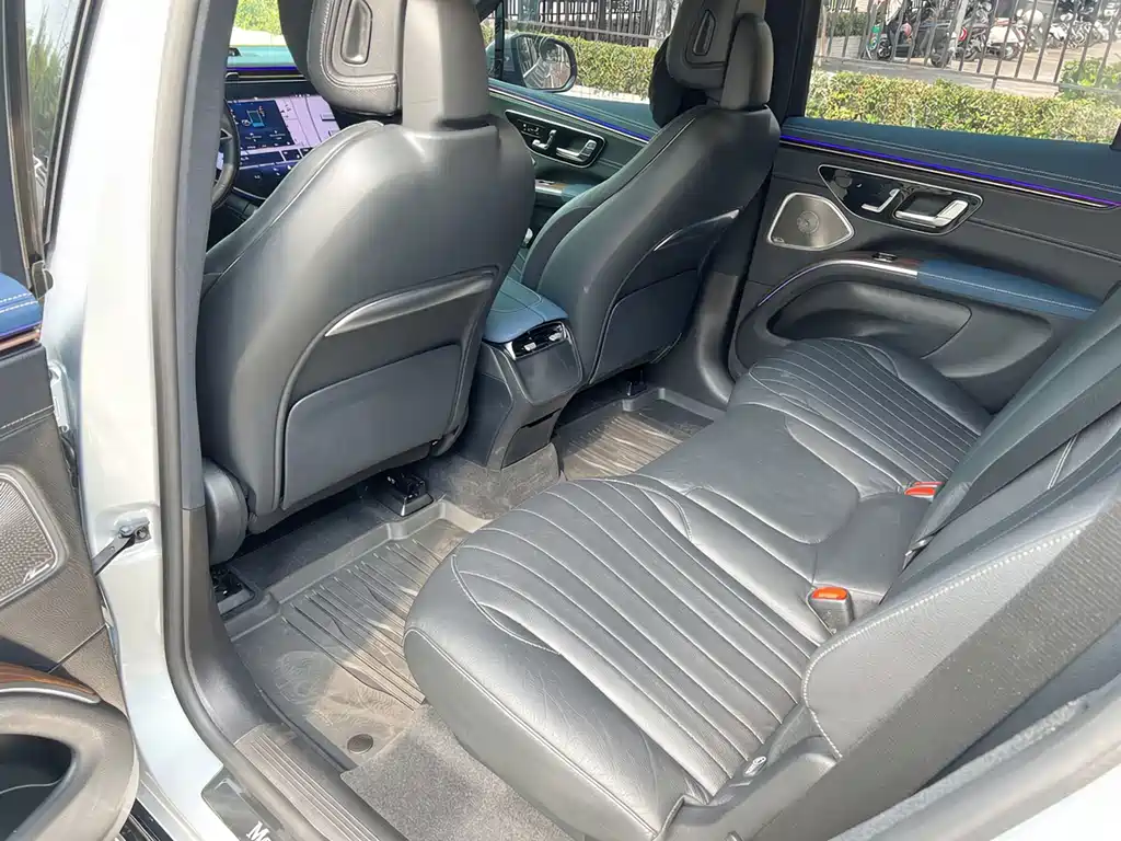 Mercedes-Benz EQS SUV — миниатюра 9