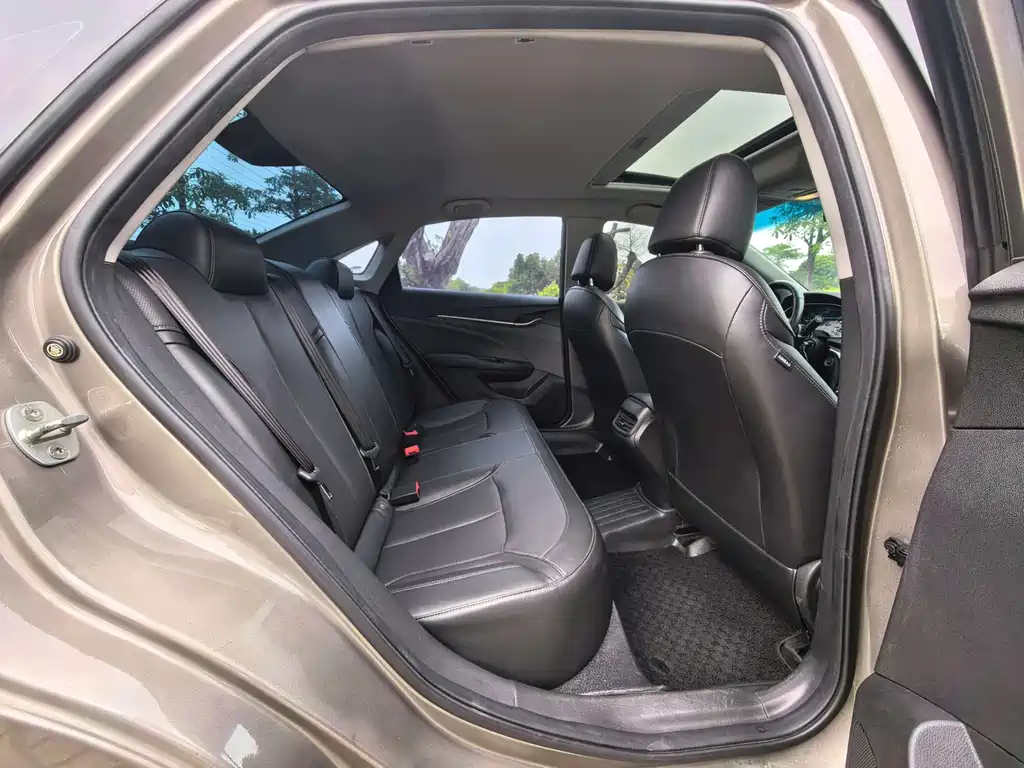 Buick Excelle — миниатюра 9