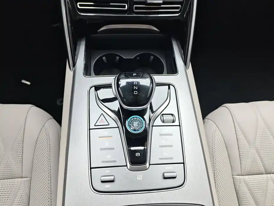 BYD Tang New Energy — миниатюра 16