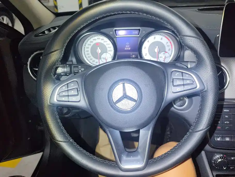 Mercedes-Benz GLA — миниатюра 15