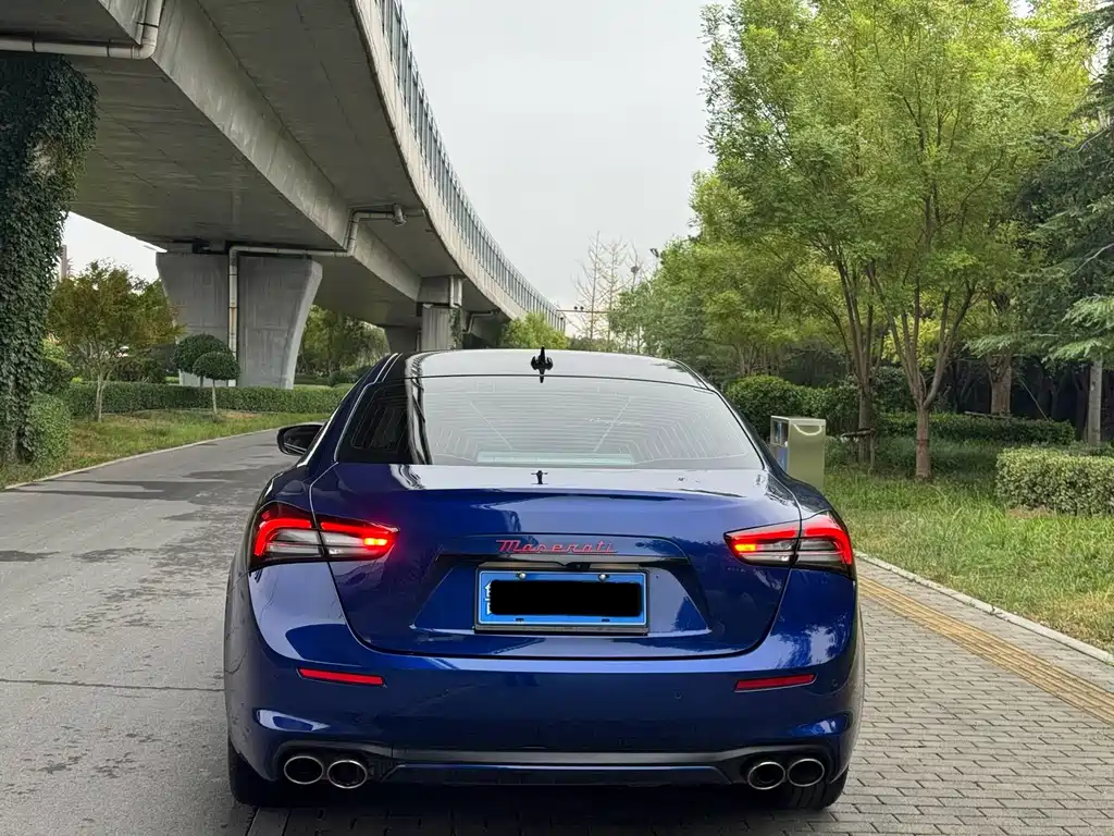 Maserati Ghibli — миниатюра 5