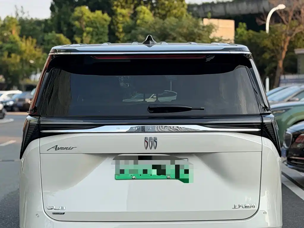 Buick GL8 Hybrid — миниатюра 3