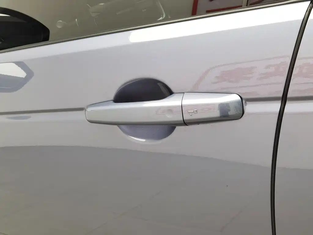 Land Rover Discovery Sport — миниатюра 18