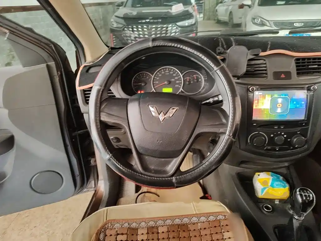Wuling Hongguang — миниатюра 11