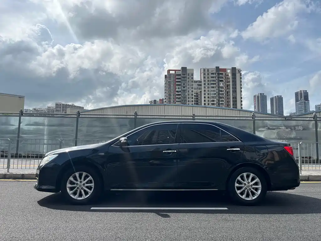 Toyota Camry 2012 2.5G Luxury