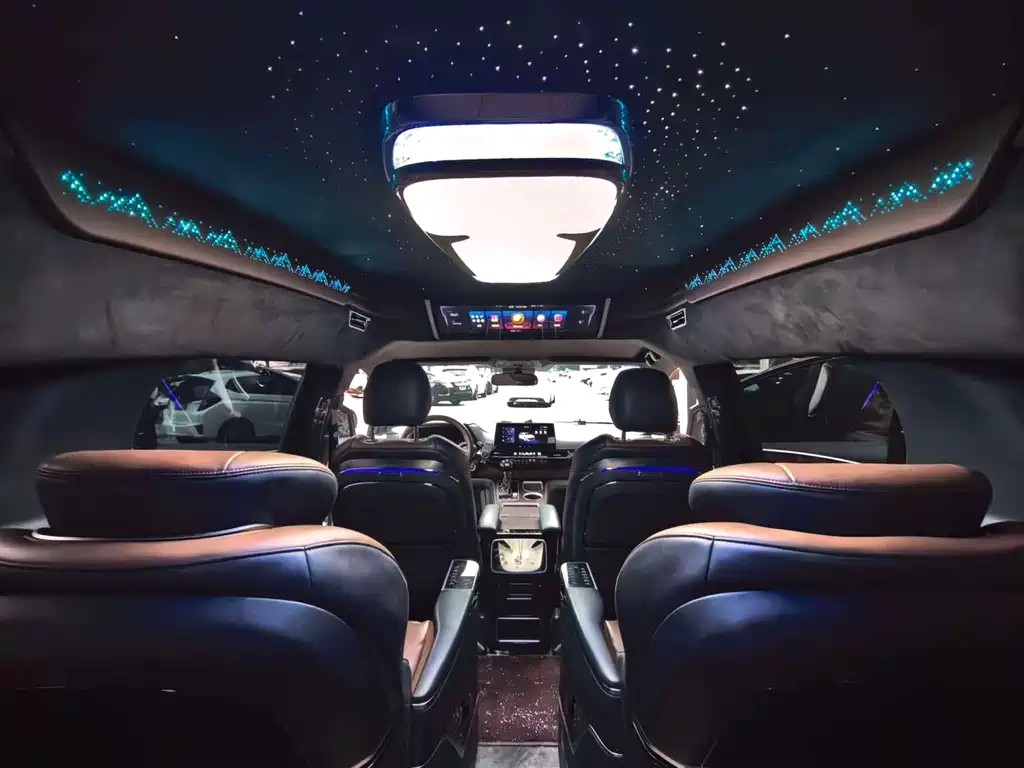 Toyota Sienna — миниатюра 14