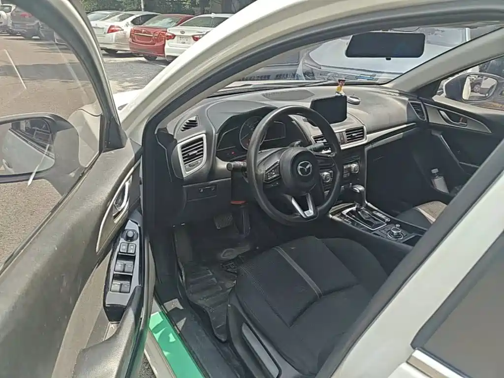 Mazda 3 Axela — миниатюра 16