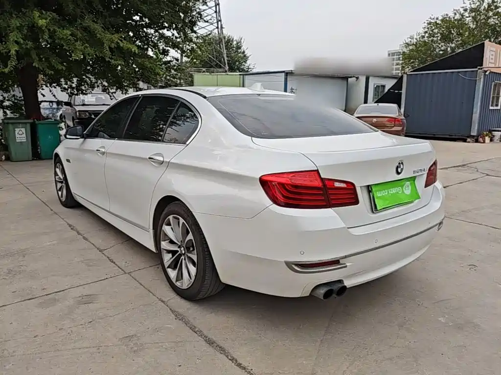 BMW 5 Series — миниатюра 5