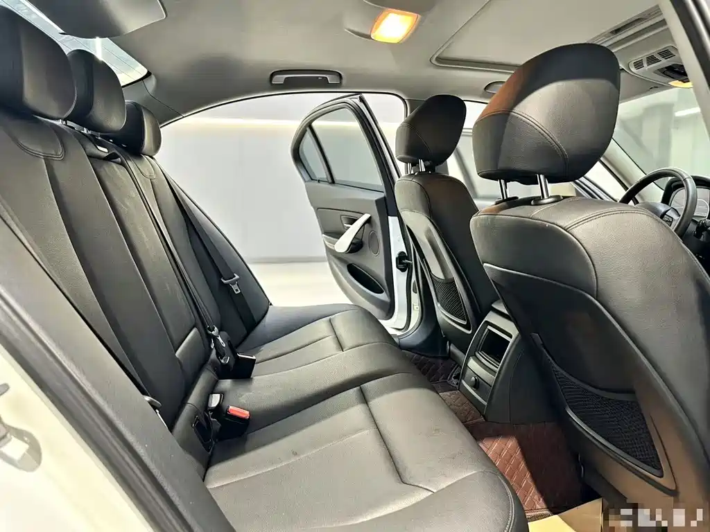 BMW 3 Series — миниатюра 8