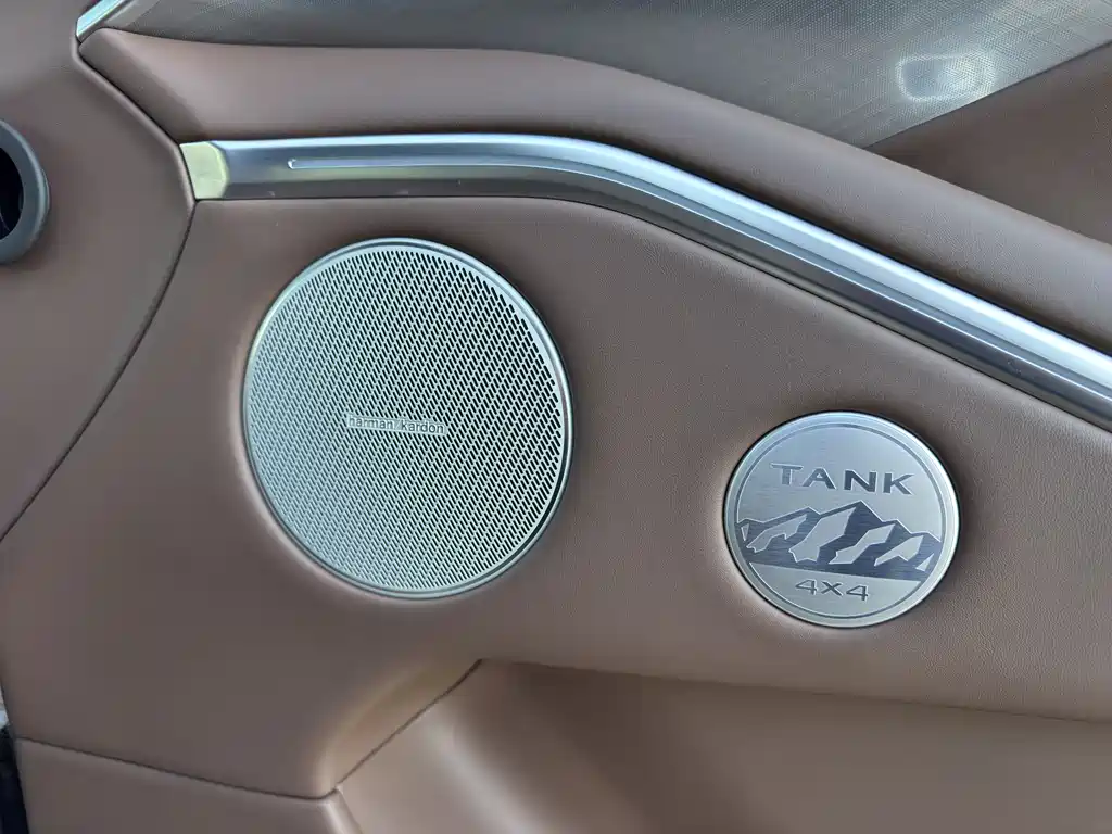 TANK TANK 700 NEW ENERGY