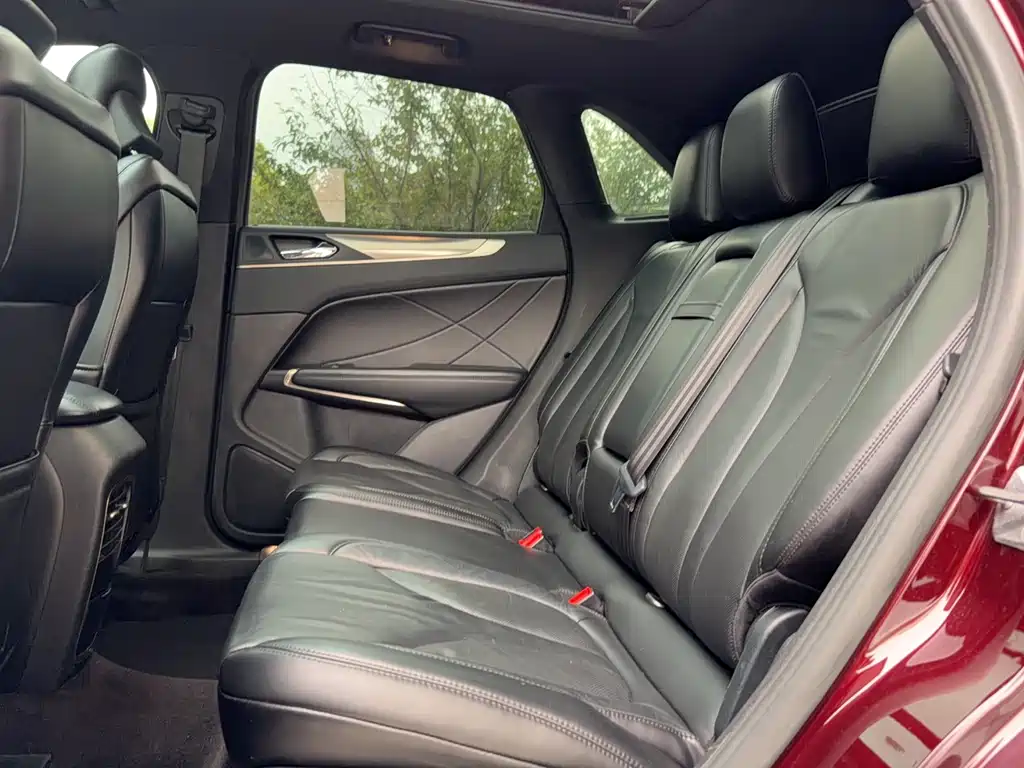 Lincoln MKC — миниатюра 12