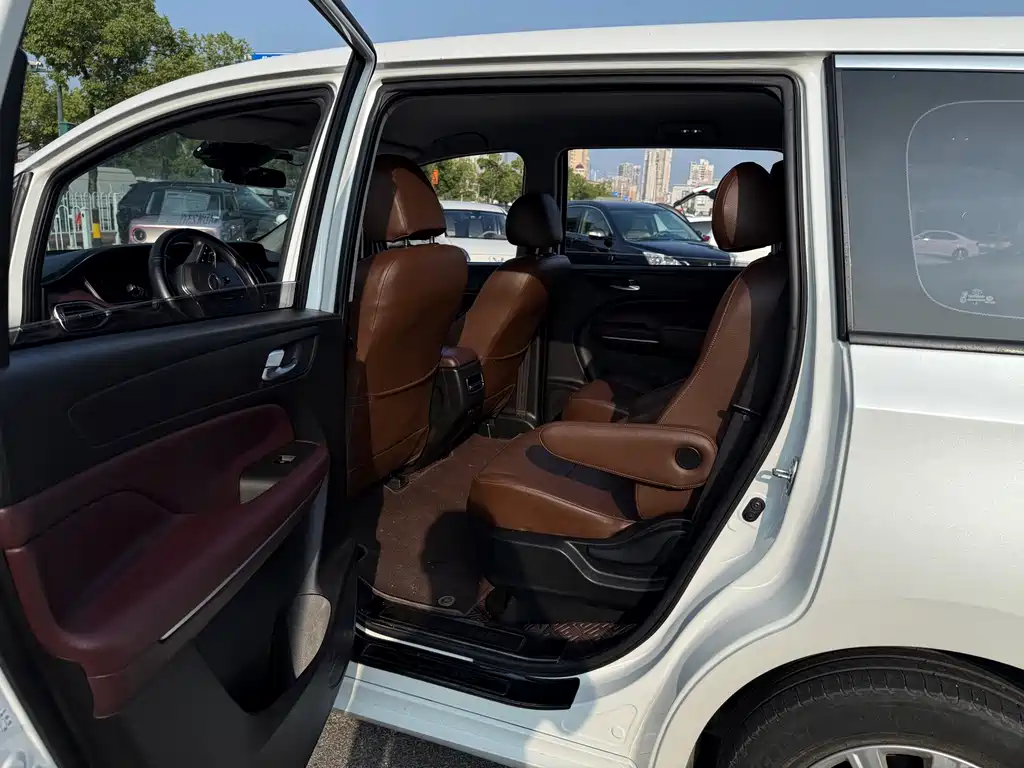 GAC Motor Trumpchi M6 — миниатюра 10
