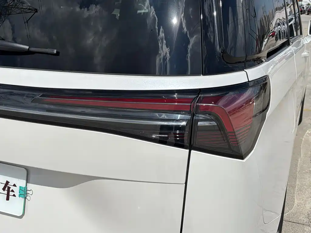 Buick GL8 Hybrid — миниатюра 36