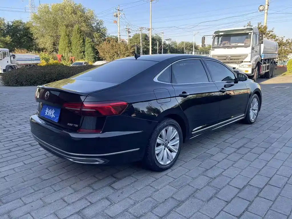 Volkswagen Passat — миниатюра 8