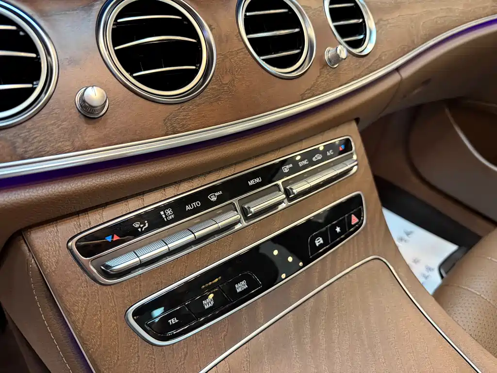 Mercedes-Benz E-Class E 2023 E 300 L Fashion