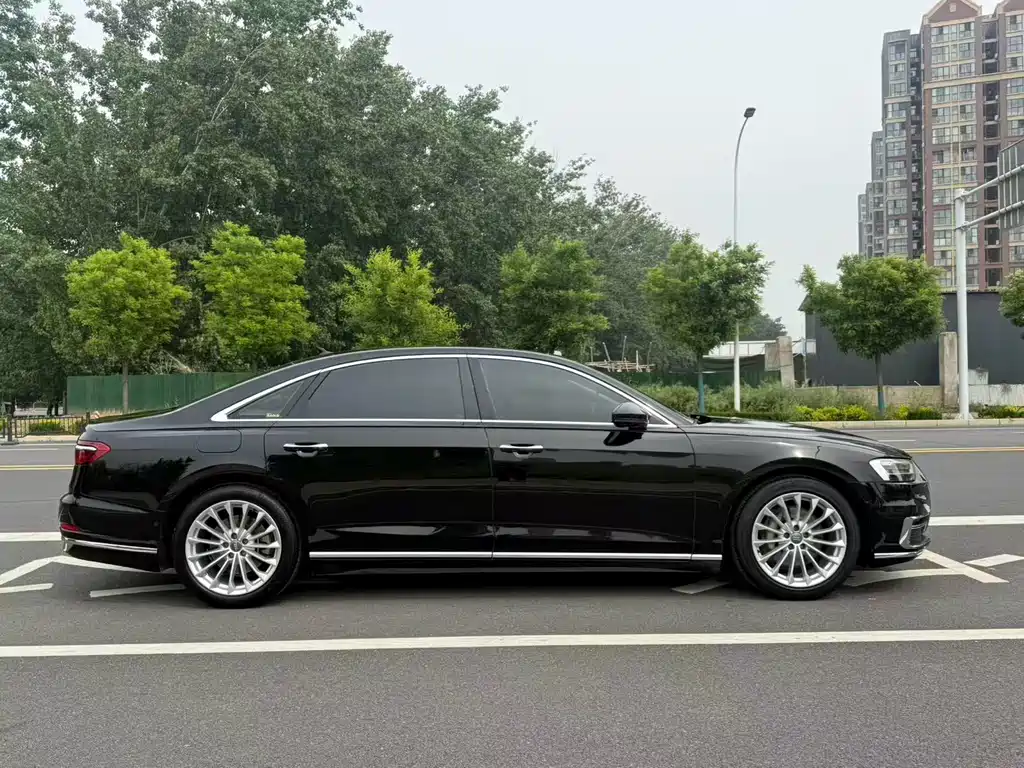 Audi A8 — миниатюра 5