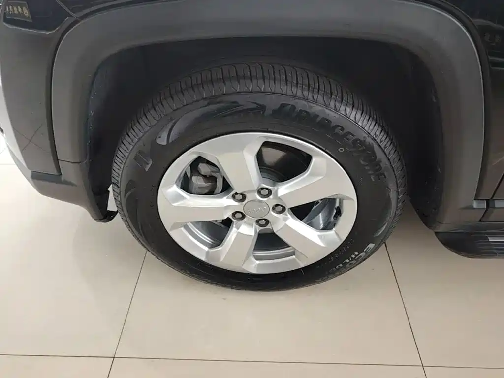 Jeep Compass — миниатюра 23