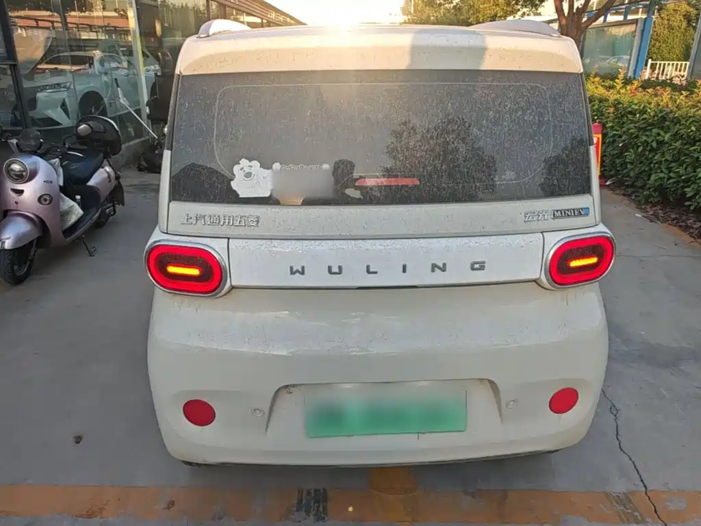 Wuling MINIEV — миниатюра 6