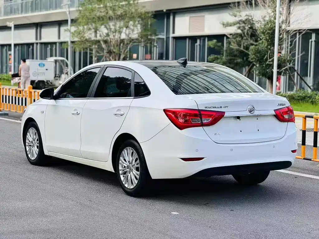 Buick Excelle — миниатюра 9
