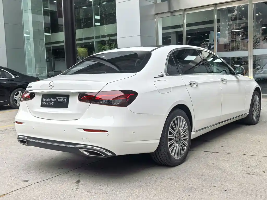 Mercedes-Benz E-Class — миниатюра 7