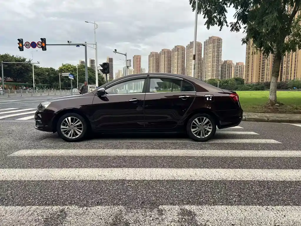 Geely Emgrand — миниатюра 3