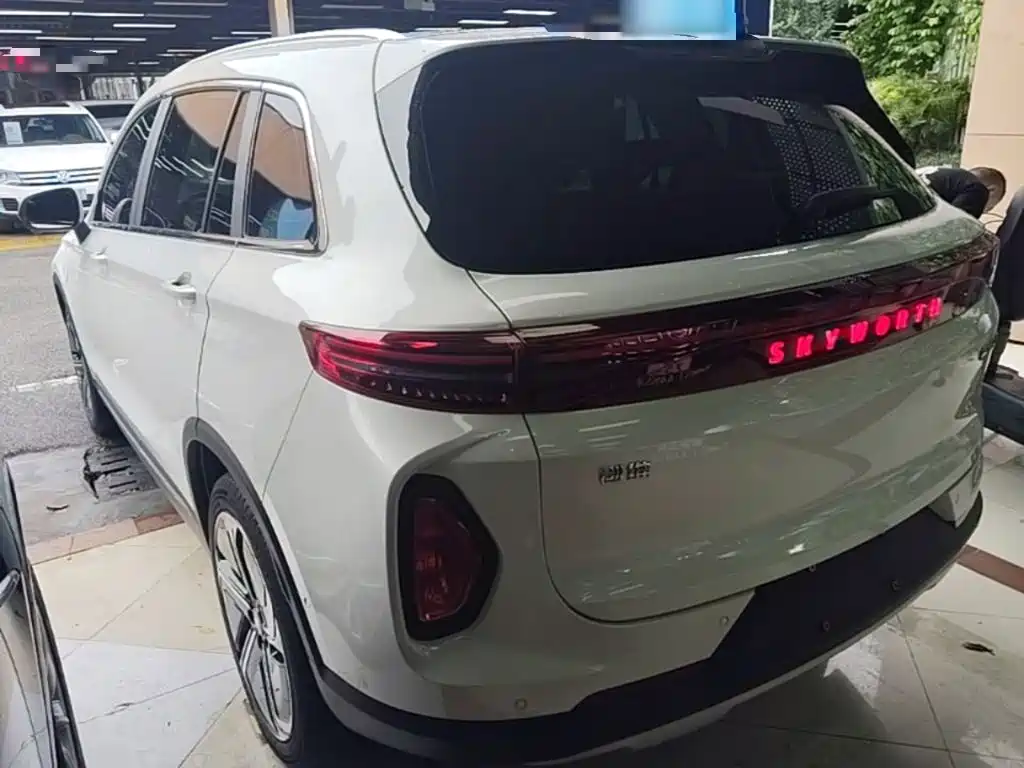 Skyworth EV6 — миниатюра 5