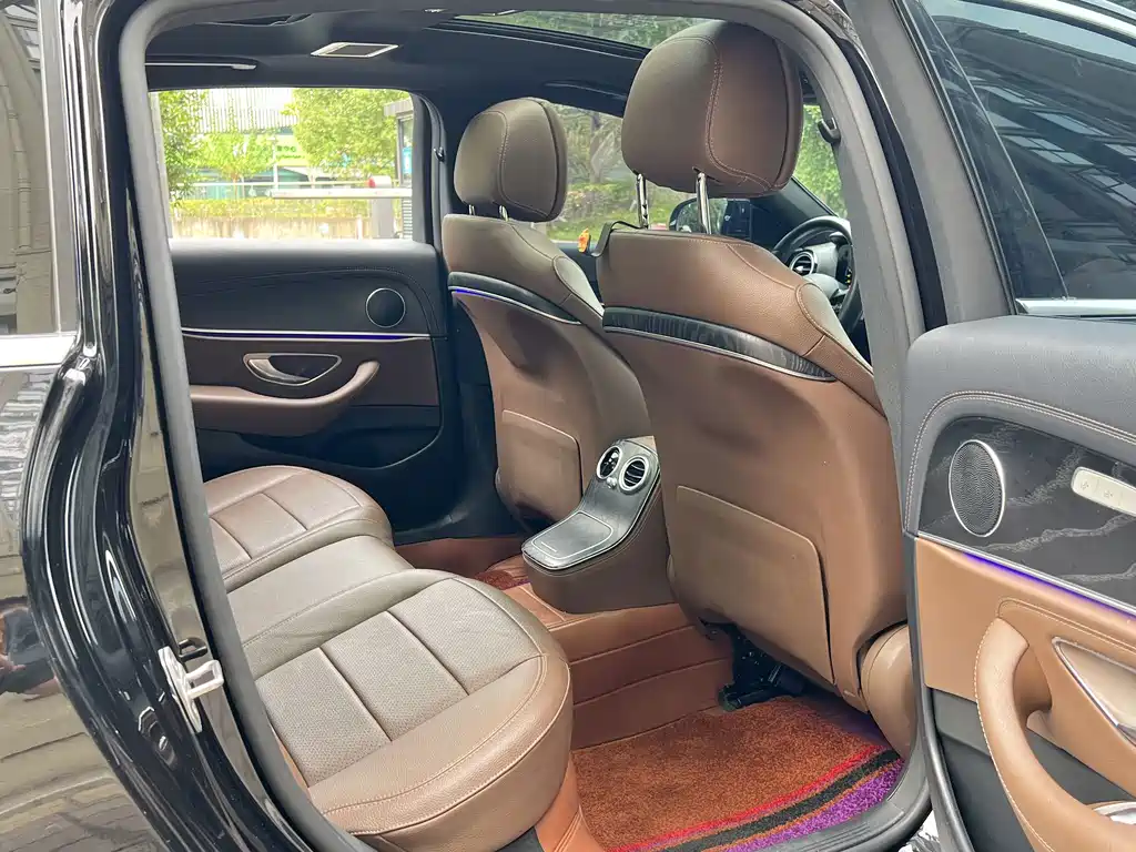 Mercedes-Benz E-Class — миниатюра 15